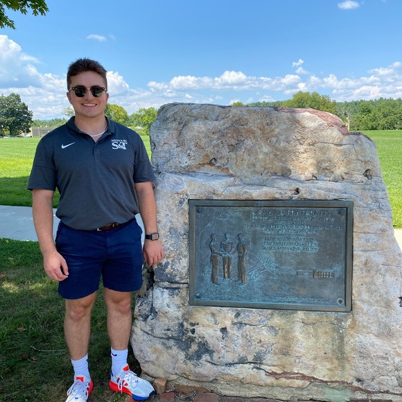 Meet your Posher, Andrew - Picture 1 of 1